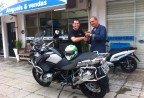 CLIENTE RECEBENDO SUA MOTO