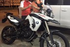 CLIENTE RECEBENDO SUA MOTO