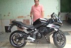 CLIENTE RECEBENDO SUA MOTO