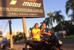 CLIENTE RECEBENDO SUA MOTO