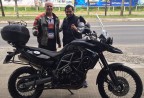 CLIENTE RECEBENDO SUA MOTO