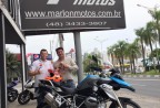 CLIENTE RECEBENDO SUA MOTO