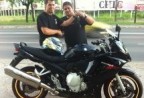 Cliente recebendo sua moto